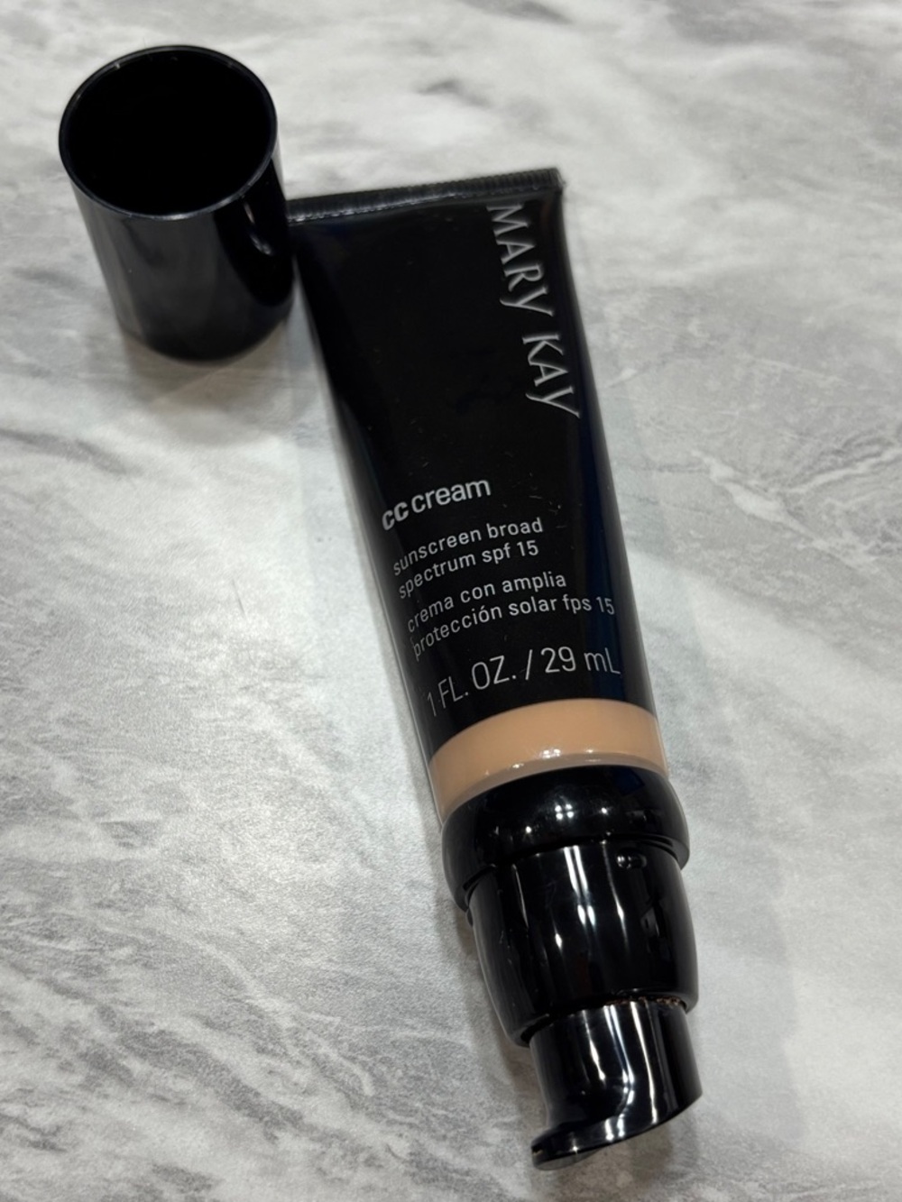 Mary Kay Light to Medium CC Cream - Picture 4 of 6